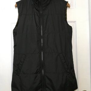 Women's Totes reversible faux fur vest, size L, black